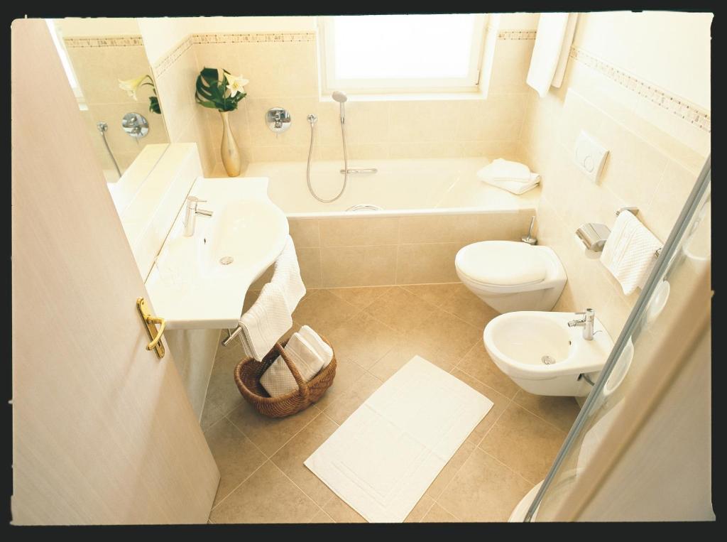 Apartmenthotel Ritterhof Suites & Breakfast Schenna Ngoại thất bức ảnh